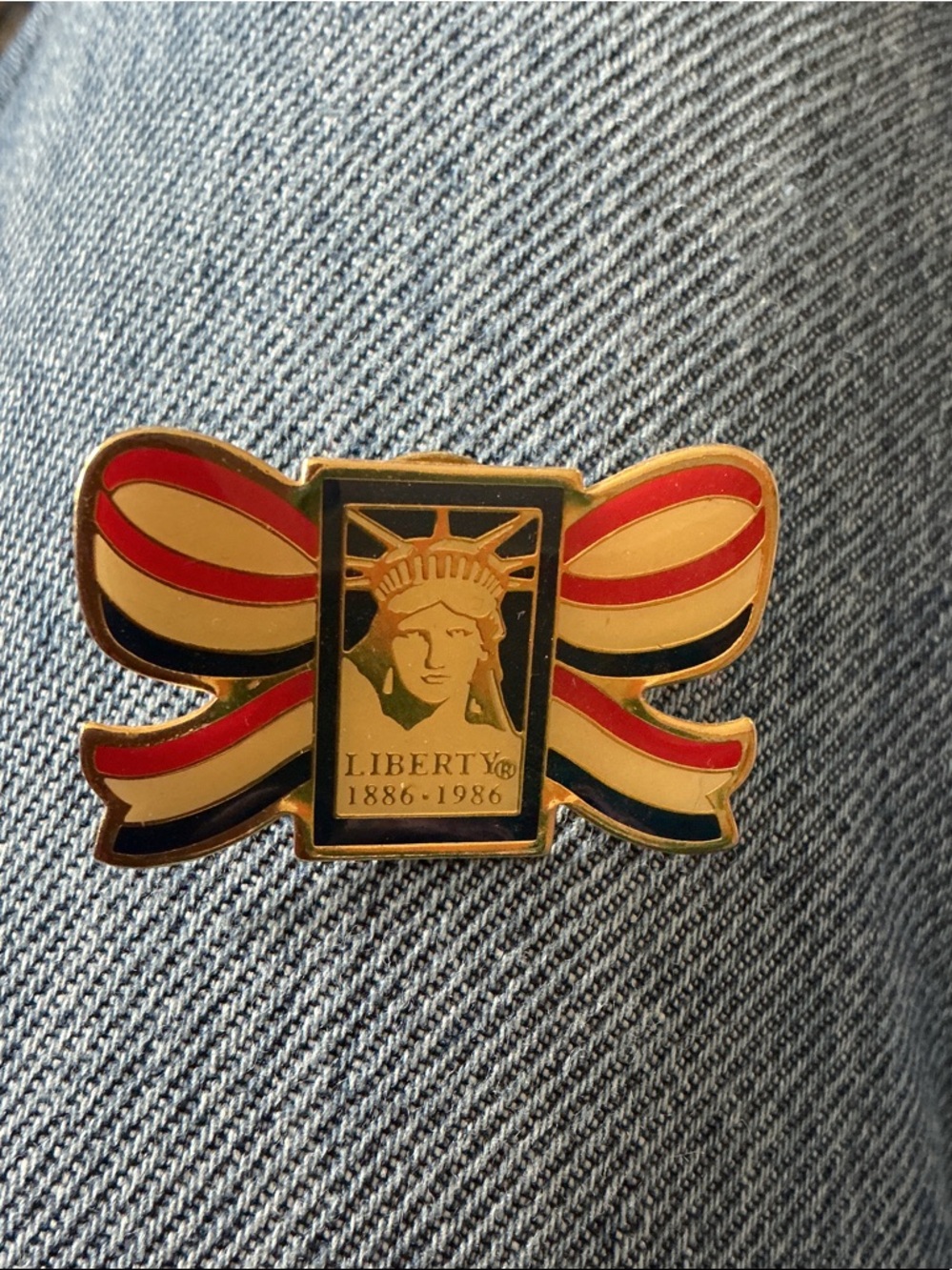 Vintage Liberty 1886-1986 Commemorative Pin - Red, White & Blue
